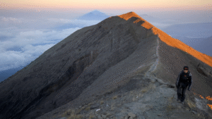 gunung-agung1-1600X900