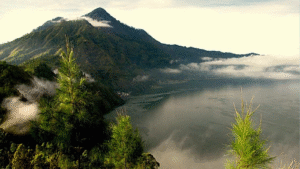 Mount Abang Trekking 4 -1600X900
